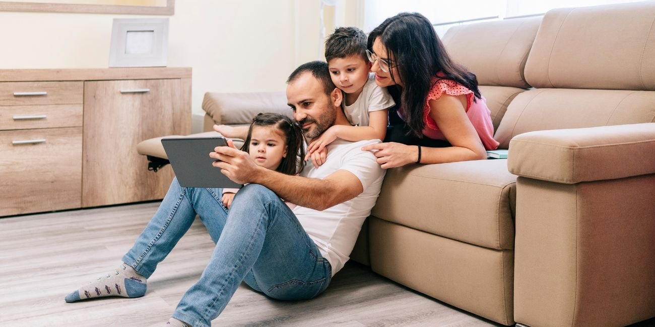 Idade ideal para assistir filmes e desenhos famosos: um guia para pais